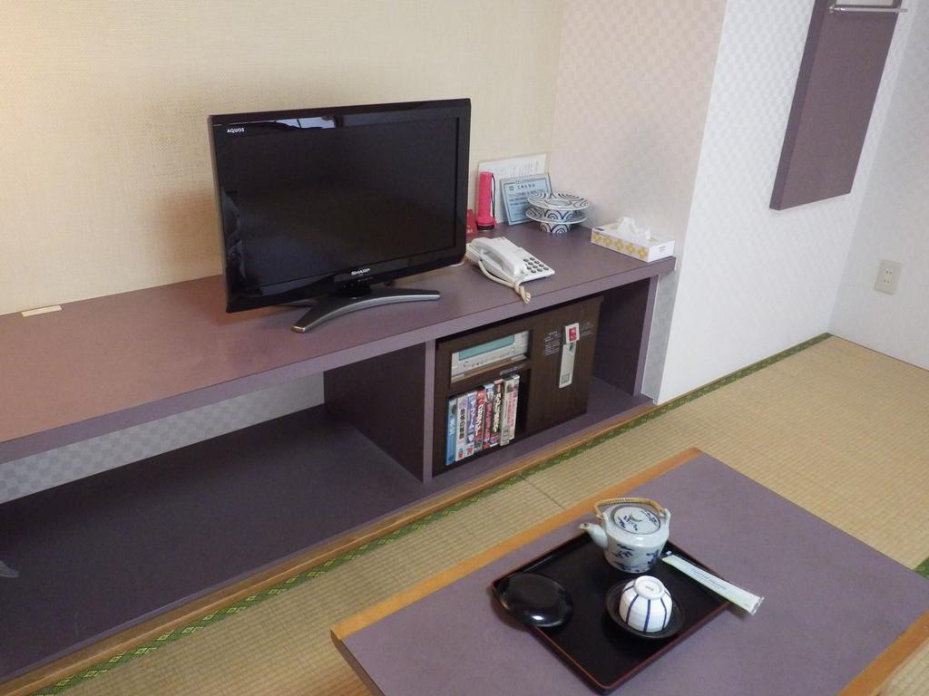 Uokagi Ryokan Nagoya Buitenkant foto