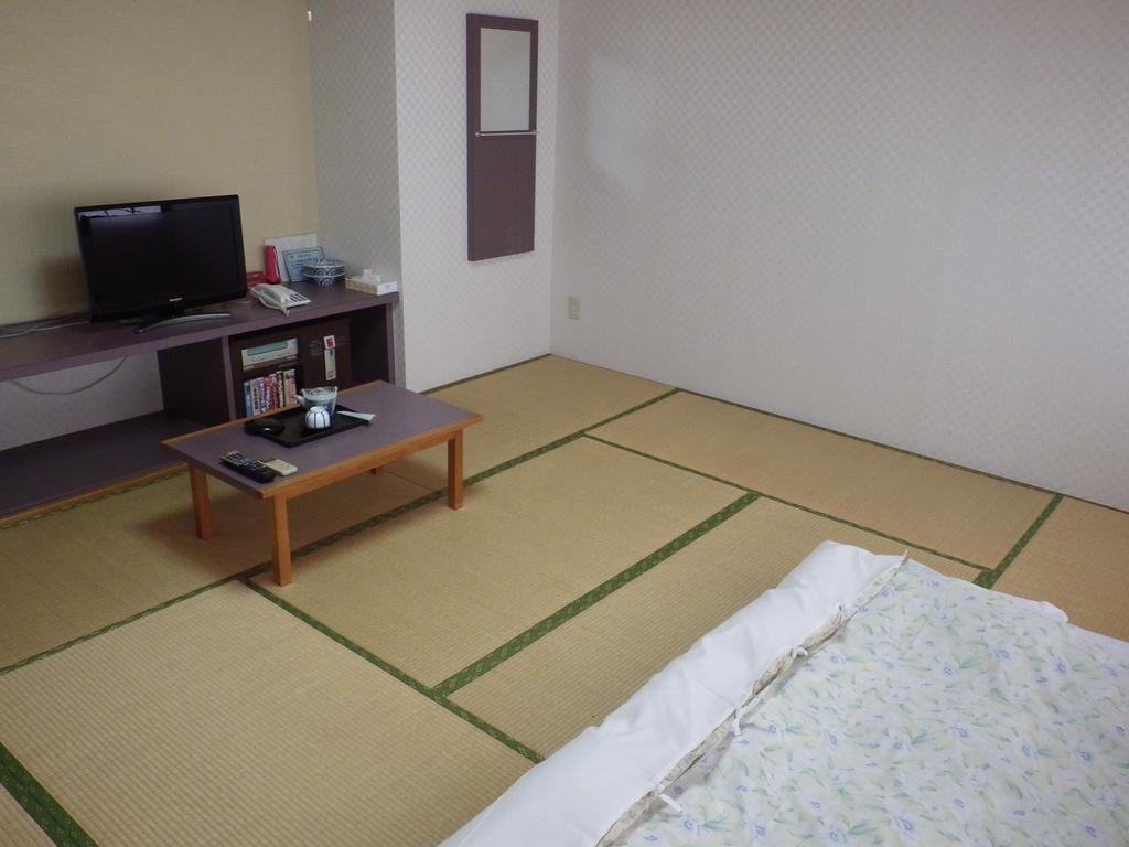 Uokagi Ryokan Nagoya Buitenkant foto