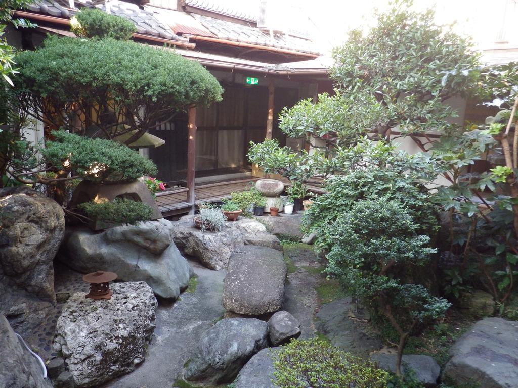 Uokagi Ryokan Nagoya Buitenkant foto