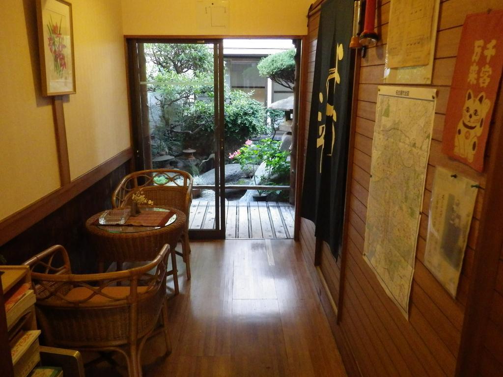 Uokagi Ryokan Nagoya Buitenkant foto